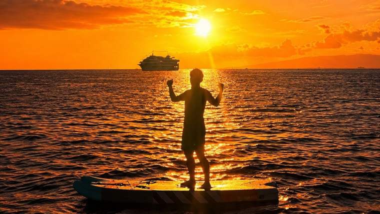 Sunset & Wine Turtle Snorkeling